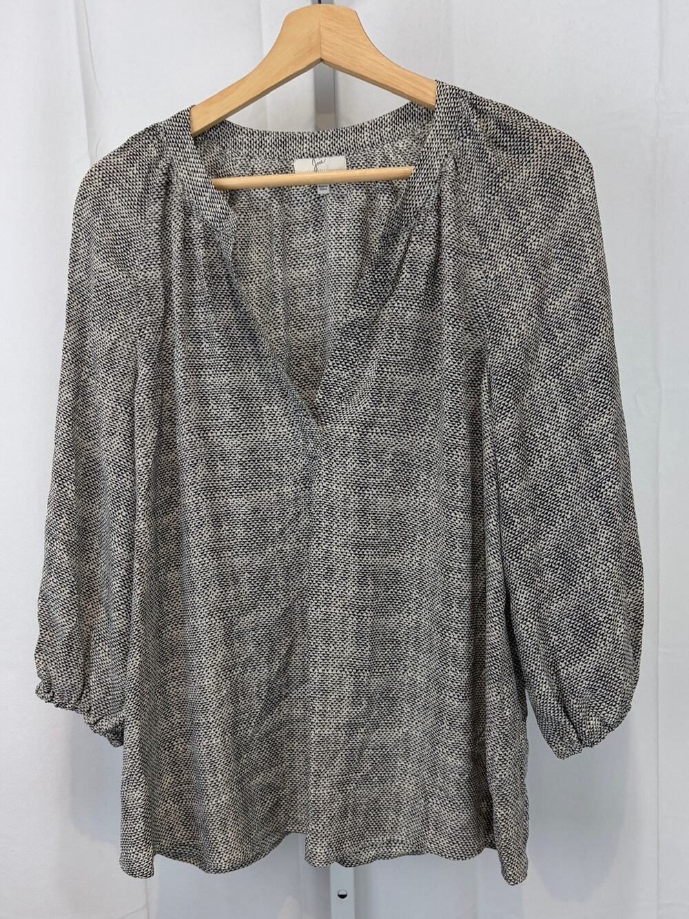 JOIE Printed Silk Blouse Split V Neck Raglan 3/4 Sleeve Beige Black Size M